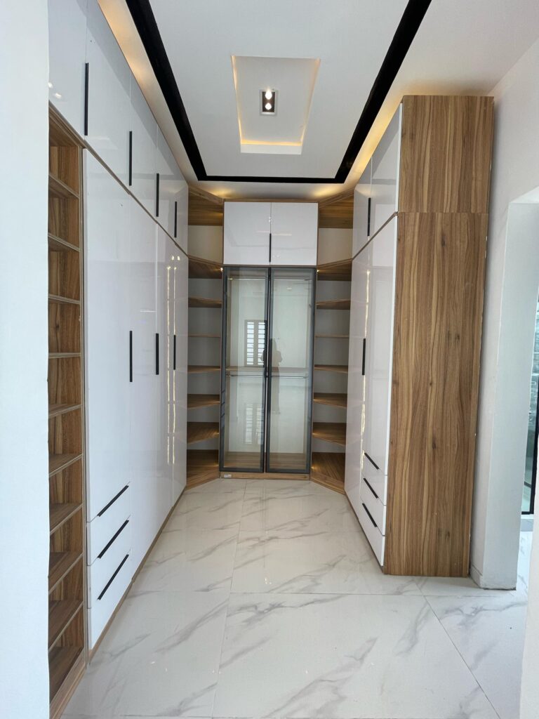 It is time to eize the opportunity to own this gorgeous duplex in Ajah Lekki!