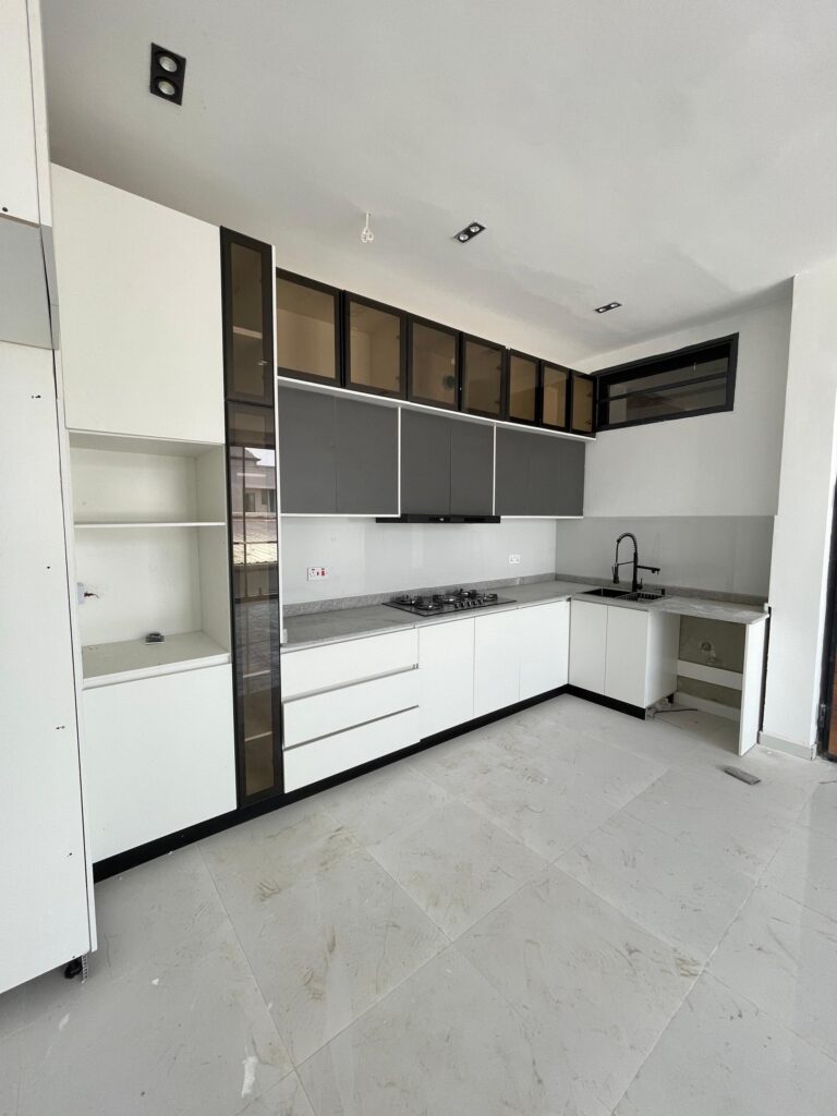 Here is an opportunity to explore this brand-new 2-bedroom apartment in prime Ologolo, Lekki!